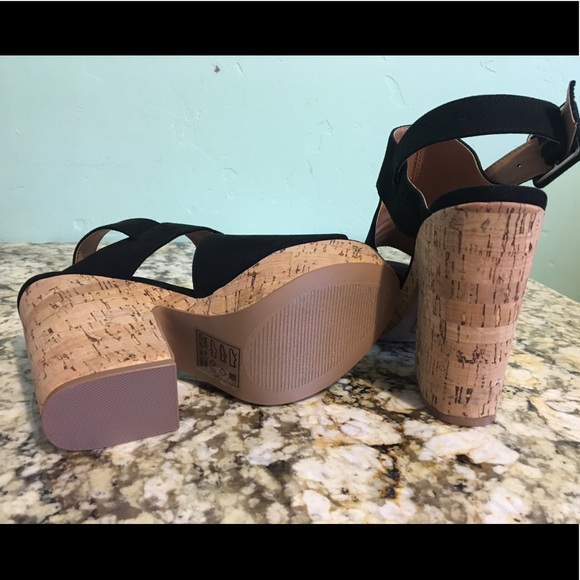 Heels - Picture 5 of 5